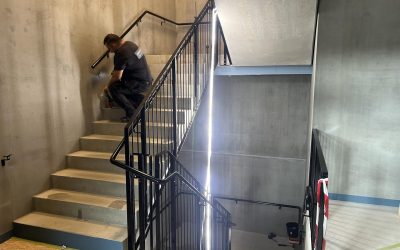Rekkverk og trapper monteres Søre Sunnmøre